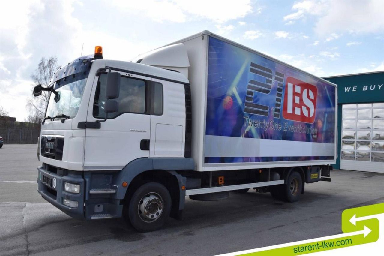 MAN TGM 15.290 Koffer Ladebordwand 15 Tonnen Kamera - Camión caja cerrada: foto 1 MAN TGM 15.290 Koffer Ladebordwand 15 Tonnen Kamera - Camión caja cerrada: foto 1