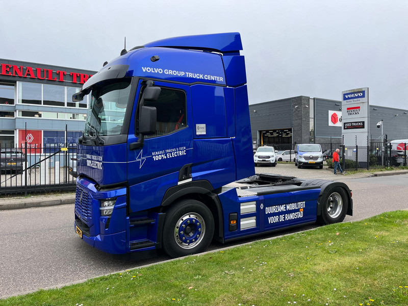 Renault T E-tech T4x2 540kWh 6-packs battery Sleeper Cab 2 beds, Nieuwstaat/New condition - Cabeza tractora: foto 2 Renault T E-tech T4x2 540kWh 6-packs battery Sleeper Cab 2 beds, Nieuwstaat/New condition - Cabeza tractora: foto 2