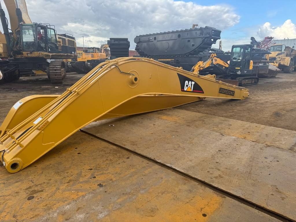 CAT 330 long reach boom 18m - Excavadora: foto 2 CAT 330 long reach boom 18m - Excavadora: foto 2