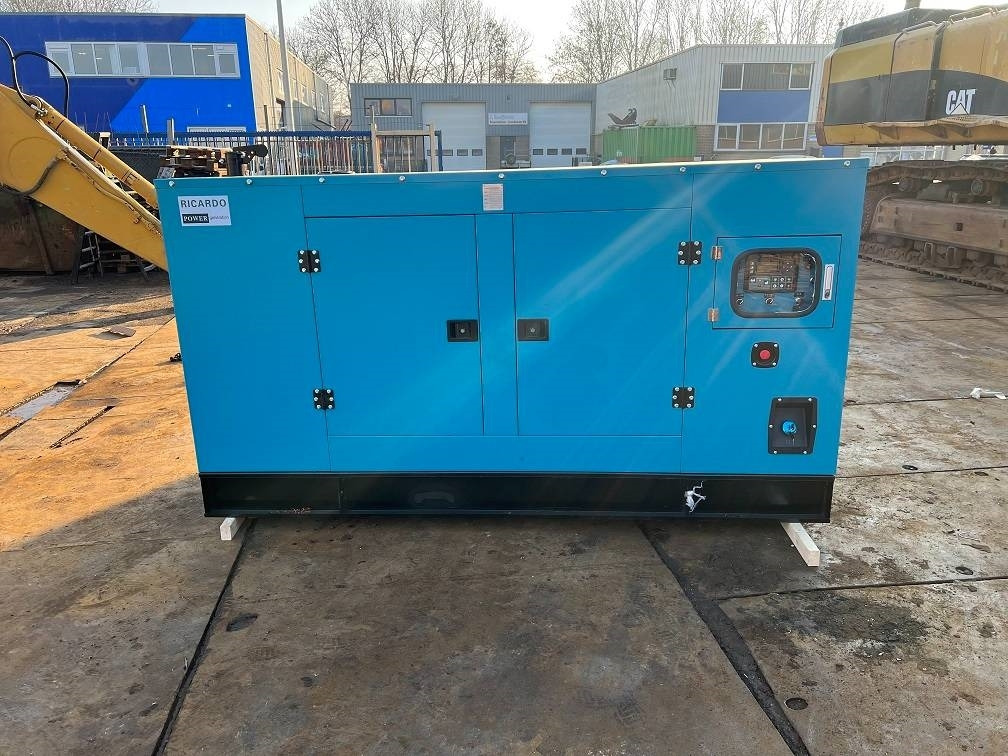 Ricardo 150KVA (120KW) SILENT GENERATOR 3 PHASE 50HZ 400V - Generador industriale: foto 1 Ricardo 150KVA (120KW) SILENT GENERATOR 3 PHASE 50HZ 400V - Generador industriale: foto 1