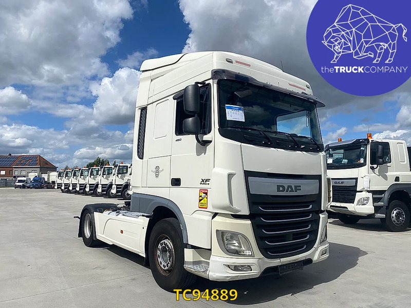 Cabeza tractora DAF XF 105 460: foto 8