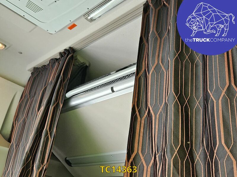 Cabeza tractora DAF XF 105 530: foto 15