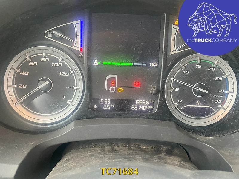 Camión caja cerrada DAF LF 230: foto 11