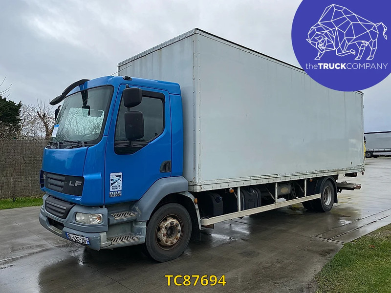 DAF LF 55 220 - Camión caja cerrada: foto 1 DAF LF 55 220 - Camión caja cerrada: foto 1