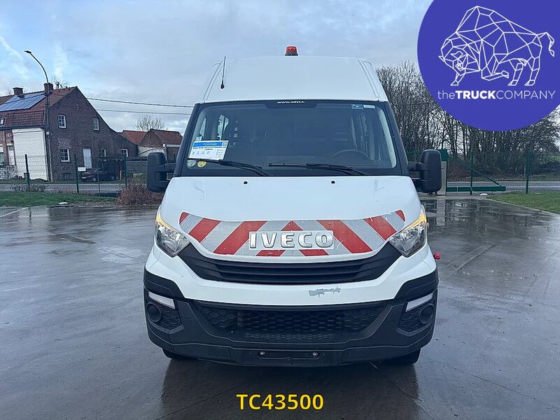 Iveco Daily 35C15V12 Double cab 7 places - Furgón: foto 2 Iveco Daily 35C15V12 Double cab 7 places - Furgón: foto 2