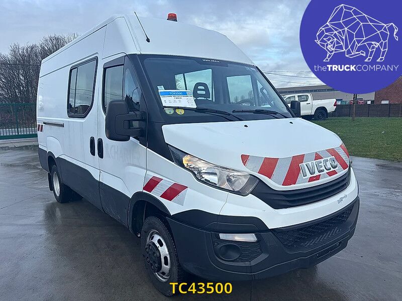 Iveco Daily 35C15V12 Double cab 7 places - Furgón: foto 3 Iveco Daily 35C15V12 Double cab 7 places - Furgón: foto 3