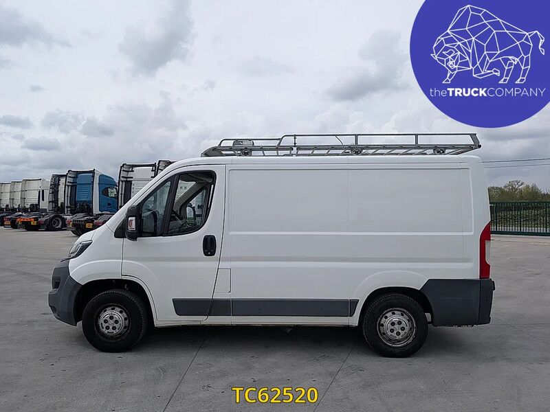 Peugeot Boxer 3t3 2l blue hdi 110 pack - Furgoneta pequeña: foto 2 Peugeot Boxer 3t3 2l blue hdi 110 pack - Furgoneta pequeña: foto 2