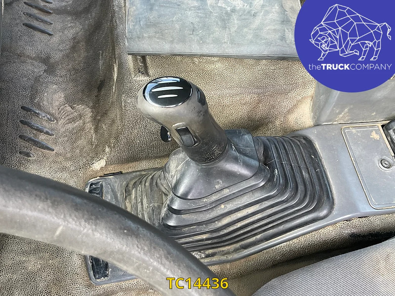 Renault Kerax 370 - Portacontenedore/ Intercambiable camión: foto 4 Renault Kerax 370 - Portacontenedore/ Intercambiable camión: foto 4