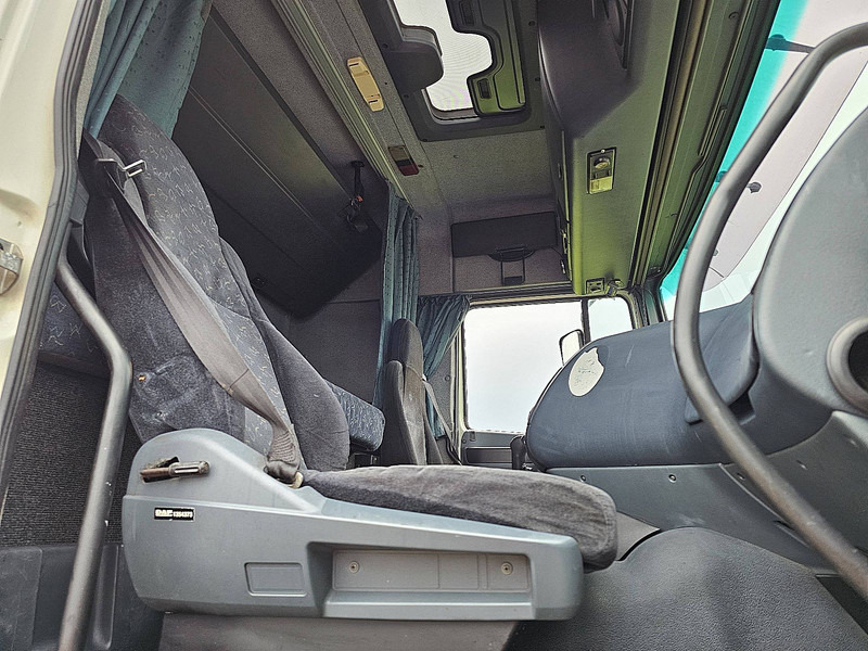 Cabeza tractora DAF XF 95.380 SPACECAB EURO 2: foto 7