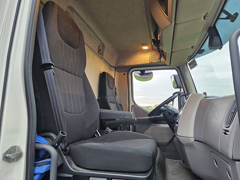 Foto del interior 1: Leasing financiero de DAF LF 210 7.49T AIRCO BOX 7.3M leasing DAF LF 210 7.49T AIRCO BOX 7.3M