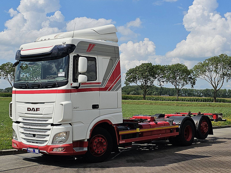 DAF XF 480 6x2*4 - Portacontenedore/ Intercambiable camión: foto 2 DAF XF 480 6x2*4 - Portacontenedore/ Intercambiable camión: foto 2