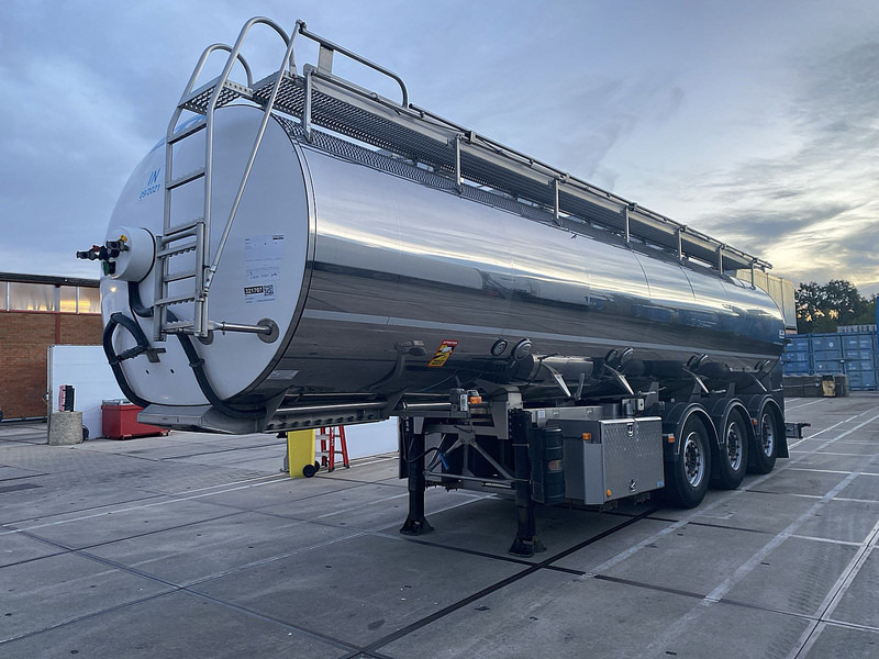 ETA SR3A FOODSTUFF MILK 4 COMP 29M3 - Cisterna semirremolque: foto 1 ETA SR3A FOODSTUFF MILK 4 COMP 29M3 - Cisterna semirremolque: foto 1