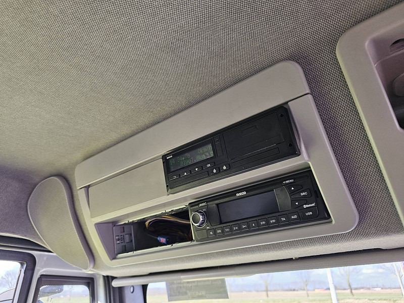 Camión caja cerrada Iveco 140E28 EUROCARGO 3 SEATS AIRCO 88 TKM: foto 10