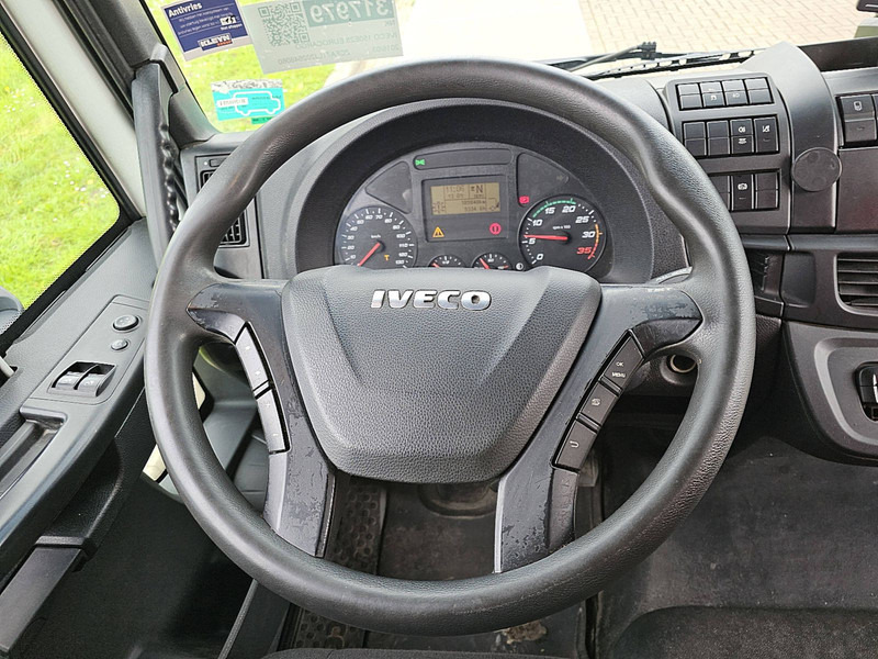 Camión caja cerrada Iveco 150E25 EUROCARGO AIRCO LIFT 189TKM: foto 12