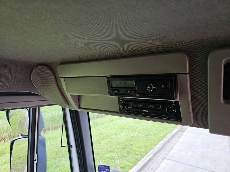Camión caja cerrada Iveco 150E25 EUROCARGO AIRCO LIFT 189TKM: foto 13