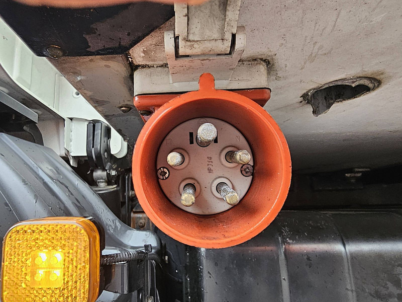 Frigorífico camión MAN 12.220 TGL TK BITEMP LIFT 14TKM: foto 16