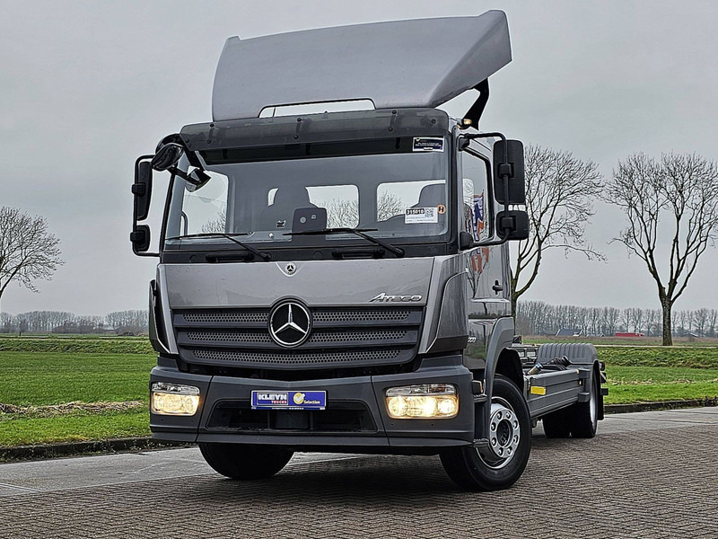 Mercedes-Benz ATEGO 1227 AIRCO WB 475 AHK - Portacontenedore/ Intercambiable camión: foto 1 Mercedes-Benz ATEGO 1227 AIRCO WB 475 AHK - Portacontenedore/ Intercambiable camión: foto 1