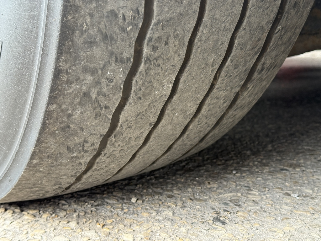 MAN TGX 18.440 EEV Klima 3-fach Motorbremse 2xTank - Cabeza tractora: foto 4 MAN TGX 18.440 EEV Klima 3-fach Motorbremse 2xTank - Cabeza tractora: foto 4
