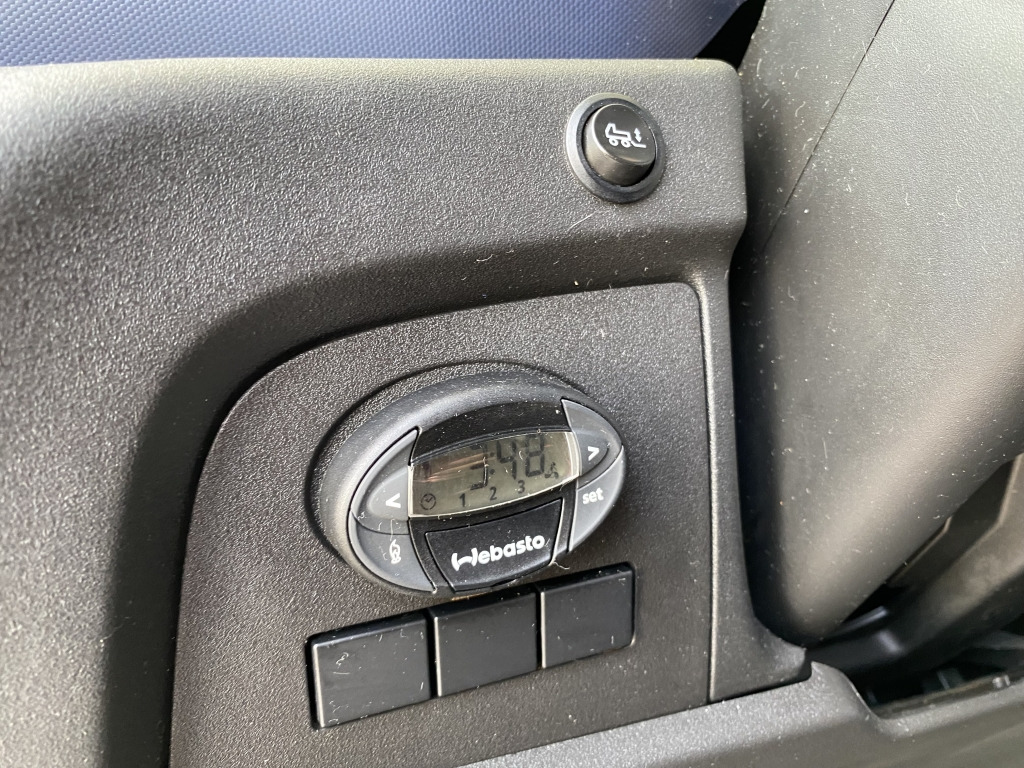 Iveco Daily 65C21 3,6m P+P+LBW Klima Automat. Webasto - Furgoneta con caja de lona: foto 4 Iveco Daily 65C21 3,6m P+P+LBW Klima Automat. Webasto - Furgoneta con caja de lona: foto 4