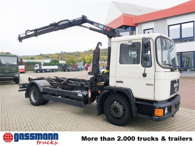 MAN 14.152 F 4x2 BB mit Kran Hiab 060-2 - Multibasculante camión, Camión grúa: foto 2 MAN 14.152 F 4x2 BB mit Kran Hiab 060-2 - Multibasculante camión, Camión grúa: foto 2
