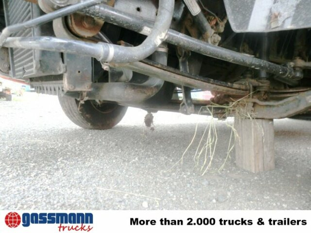 MAN L33 8.180 C 4x2, Unfallfahrzeug mit - Camión caja cerrada: foto 3 MAN L33 8.180 C 4x2, Unfallfahrzeug mit - Camión caja cerrada: foto 3