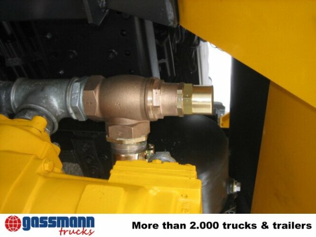 MAN TGA 26.430 6x6 - Cisterna camión: foto 2 MAN TGA 26.430 6x6 - Cisterna camión: foto 2