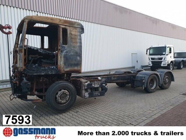 MAN TGA 26.440 6x2 BL Brandschaden - Chasis camión: foto 1 MAN TGA 26.440 6x2 BL Brandschaden - Chasis camión: foto 1