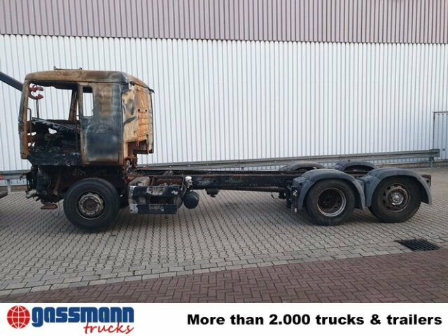 MAN TGA 26.440 6x2 BL Brandschaden - Chasis camión: foto 4 MAN TGA 26.440 6x2 BL Brandschaden - Chasis camión: foto 4