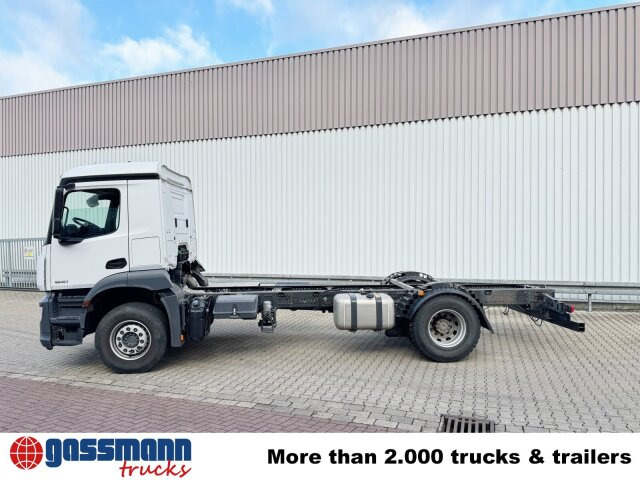 Chasis camión Mercedes-Benz Arocs 1840 L 4x2, MultimediaCockpit, Navi: foto 13