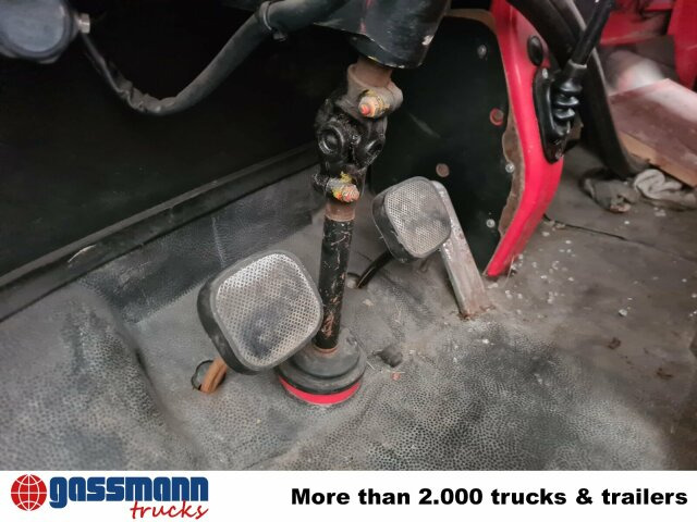 Mercedes-Benz LP 813 4x2 TLF8 Feuerwehr - Camión de bomberos: foto 4 Mercedes-Benz LP 813 4x2 TLF8 Feuerwehr - Camión de bomberos: foto 4