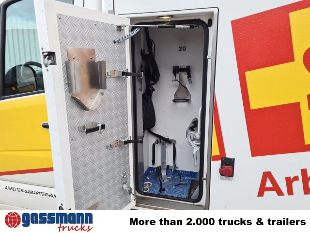 Mercedes-Benz Sprinter 516 CDI 4x2, Rettungswagen - Furgón: foto 4 Mercedes-Benz Sprinter 516 CDI 4x2, Rettungswagen - Furgón: foto 4