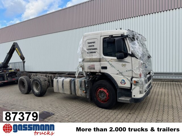 Volvo FM 380 6x4 R mit Brandschaden - Volquete camión: foto 1 Volvo FM 380 6x4 R mit Brandschaden - Volquete camión: foto 1