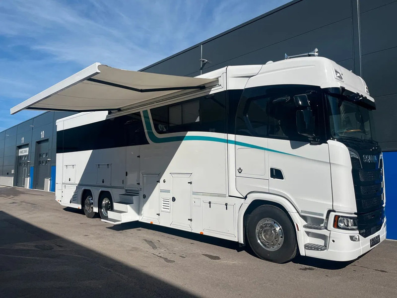 Scania S590 V8 6x2 Camper / Motorhome - New 2025 - Garage - Slide out - - Autocaravana: foto 1 Scania S590 V8 6x2 Camper / Motorhome - New 2025 - Garage - Slide out - - Autocaravana: foto 1