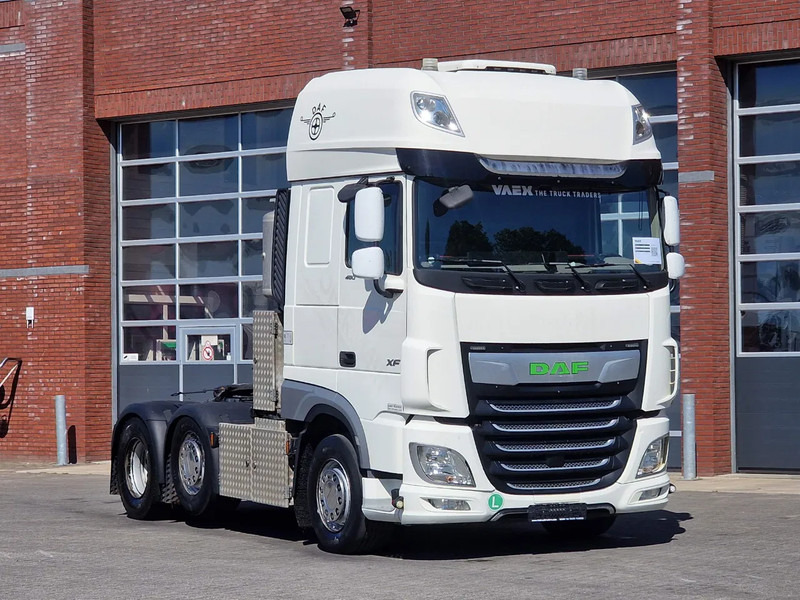 DAF XF 480 6x2/4 SuperSpaceCab - Retarder - Night clima - Navi -Sliding 5th wheel - Cabeza tractora: foto 1 DAF XF 480 6x2/4 SuperSpaceCab - Retarder - Night clima - Navi -Sliding 5th wheel - Cabeza tractora: foto 1