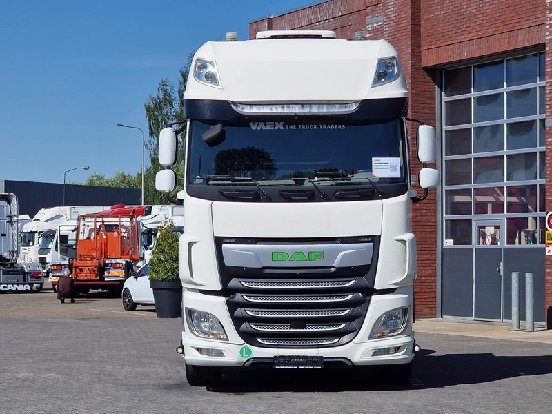 DAF XF 480 6x2/4 SuperSpaceCab - Retarder - Night clima - Navi -Sliding 5th wheel - Cabeza tractora: foto 2 DAF XF 480 6x2/4 SuperSpaceCab - Retarder - Night clima - Navi -Sliding 5th wheel - Cabeza tractora: foto 2