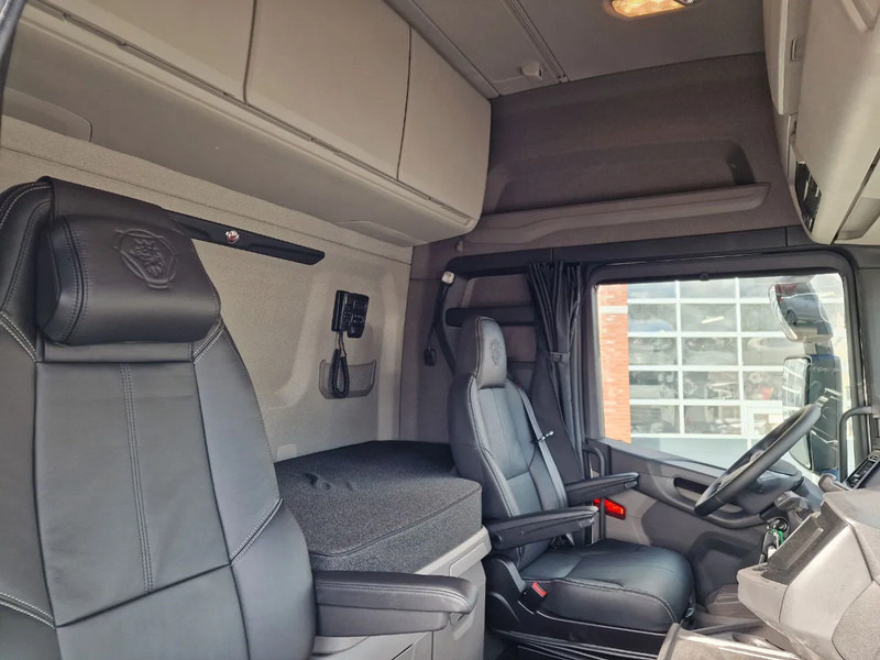 Cabeza tractora Scania 590S V8 NGS Highline 4x2 - New - Retarder - Leather - Alloy wheels Led - Navi - NEW!: foto 16