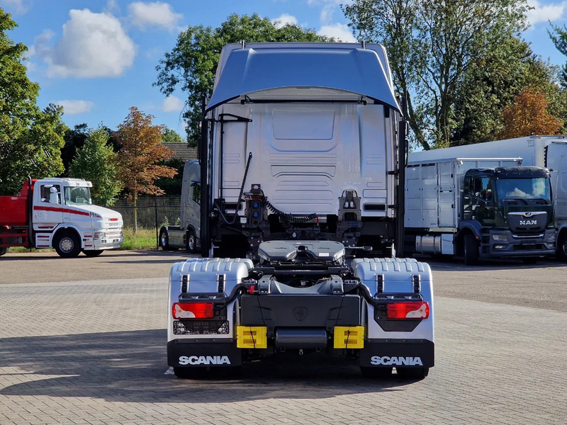 Cabeza tractora nuevo Scania 660S V8 NGS Highline 6x2/4 - New - Full spec - Retarder - Night clima - Led - Leather - Navi: foto 6