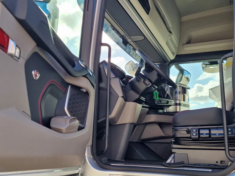 Cabeza tractora nuevo Scania 660S V8 NGS Highline 6x2/4 - New - Full spec - Retarder - Night clima - Led - Leather - Navi: foto 9