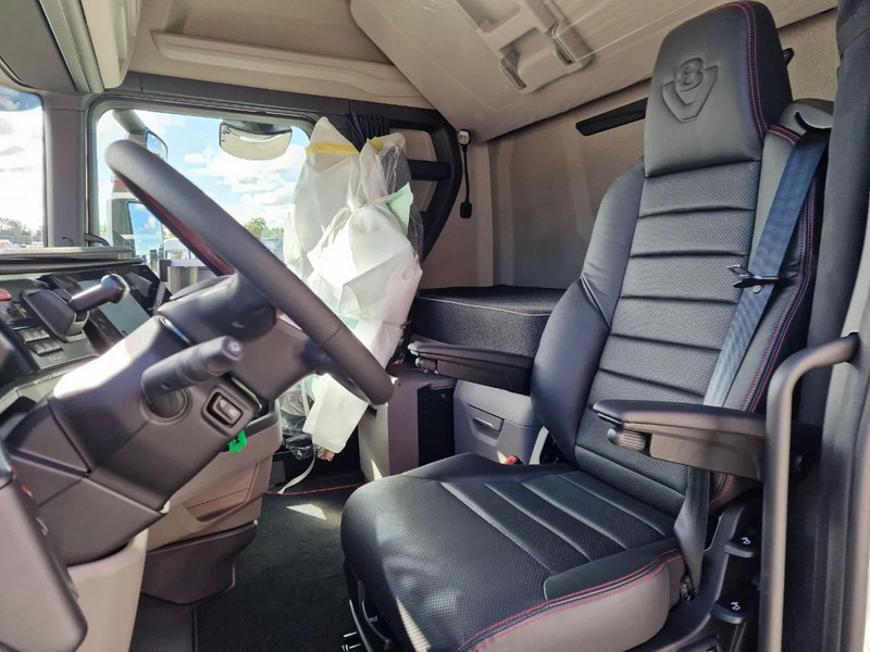Cabeza tractora nuevo Scania 660S V8 NGS Highline 6x2/4 - New - Full spec - Retarder - Night clima - Led - Leather - Navi: foto 10