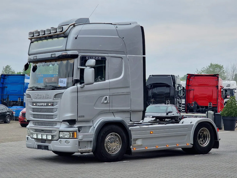 Scania R580 V8 Topline 4x2 - Full spec - Custom interior - Retarder - Night clima - Full air - Navi - Cabeza tractora: foto 3 Scania R580 V8 Topline 4x2 - Full spec - Custom interior - Retarder - Night clima - Full air - Navi - Cabeza tractora: foto 3