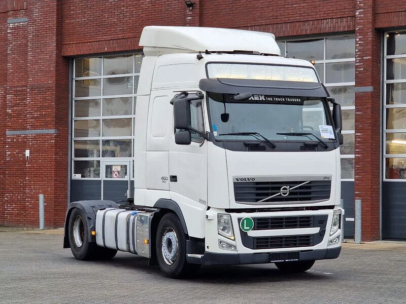 Volvo FH 13.460 Globetrotter 4x2 - Euro 5 EEV - 2x tank - Steel/Air - Fridge - Cabeza tractora: foto 1 Volvo FH 13.460 Globetrotter 4x2 - Euro 5 EEV - 2x tank - Steel/Air - Fridge - Cabeza tractora: foto 1