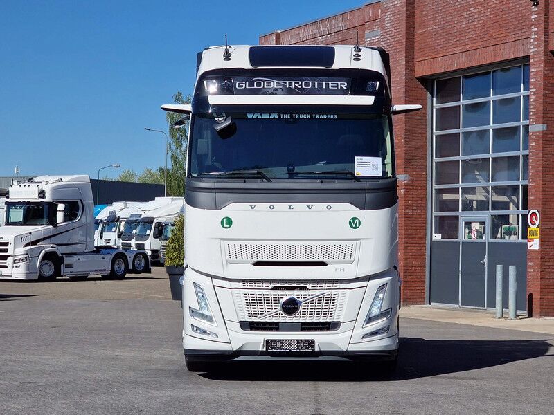 Volvo FH 13.500 Aero Globetrotter XL 4x2 - Retarder - I parkcool - 2x tank - Mirror cams - Cabeza tractora: foto 2 Volvo FH 13.500 Aero Globetrotter XL 4x2 - Retarder - I parkcool - 2x tank - Mirror cams - Cabeza tractora: foto 2