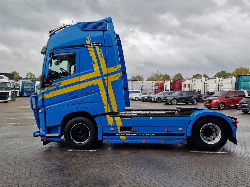 Volvo FH 13.540 Globetrotter XL 4x2 - Performance edition - I parkcool - Full air - Bull bar - Cabeza tractora: foto 4 Volvo FH 13.540 Globetrotter XL 4x2 - Performance edition - I parkcool - Full air - Bull bar - Cabeza tractora: foto 4