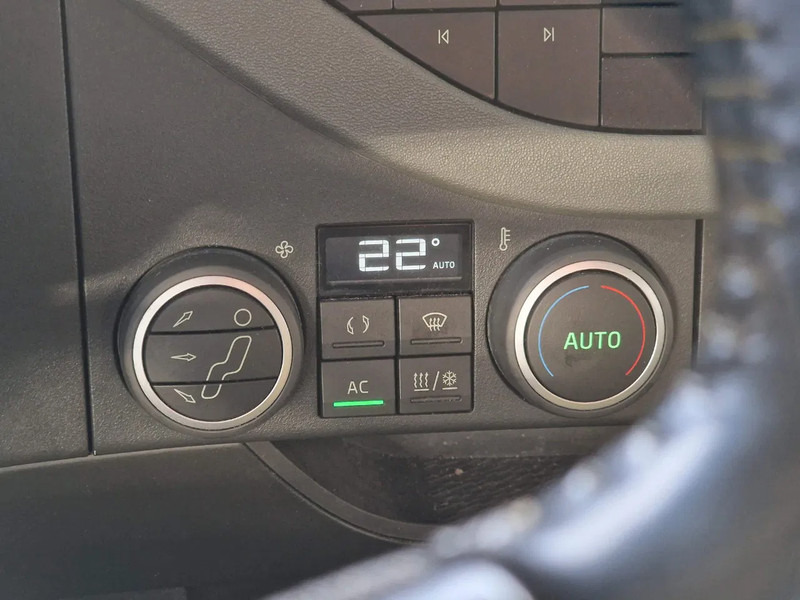 Cabeza tractora Volvo FH 16.750 Globetrotter XL 6x2 - Retarder - I parkcool - Full air - Leather: foto 15 Cabeza tractora Volvo FH 16.750 Globetrotter XL 6x2 - Retarder - I parkcool - Full air - Leather: foto 15