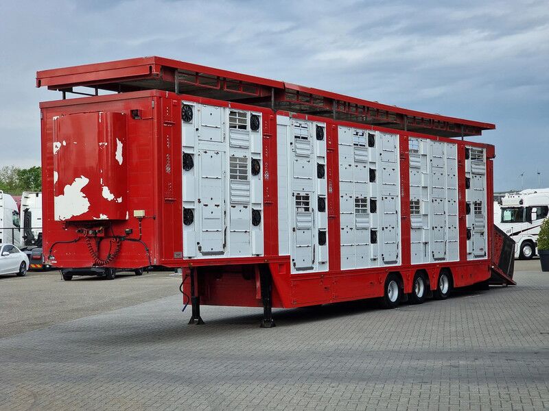 Finkl SAV35 - 3 deck Livestock - Water & Ventilation - Lifting Floors - Lifting roof - Transporte de ganado semirremolque: foto 4 Finkl SAV35 - 3 deck Livestock - Water & Ventilation - Lifting Floors - Lifting roof - Transporte de ganado semirremolque: foto 4