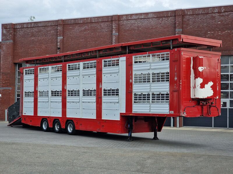 Finkl SAV35 - 3 deck Livestock - Water & Ventilation - Lifting Floors - Lifting roof - Transporte de ganado semirremolque: foto 1 Finkl SAV35 - 3 deck Livestock - Water & Ventilation - Lifting Floors - Lifting roof - Transporte de ganado semirremolque: foto 1