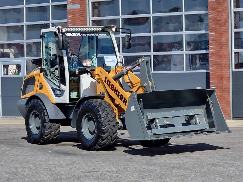 Liebherr L506 compact - New - Bucket + pallet forks - 46 KW - Cargadora de ruedas: foto 1 Liebherr L506 compact - New - Bucket + pallet forks - 46 KW - Cargadora de ruedas: foto 1