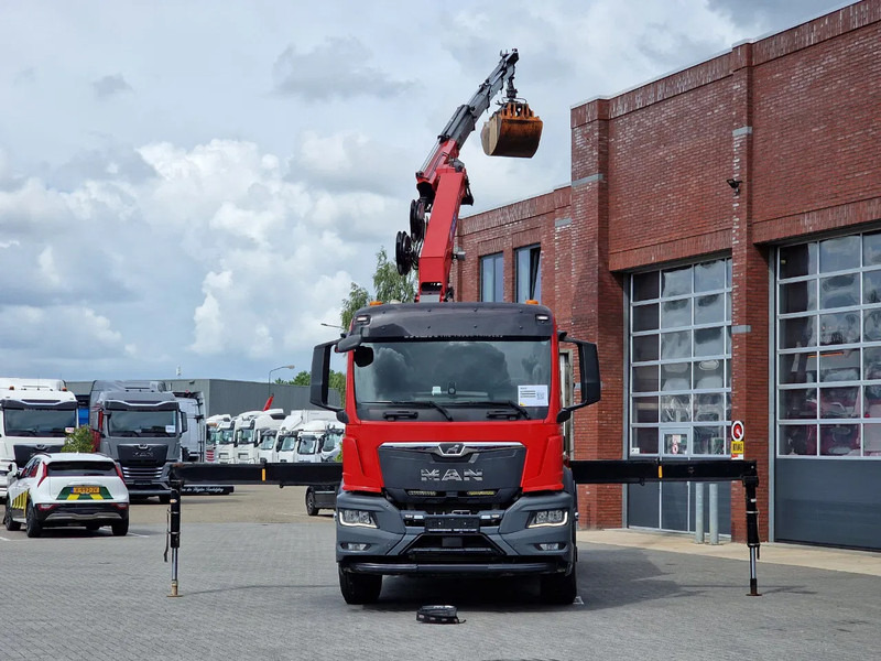 MAN TGS 26.360 6x4 Hydrodrive / Crane HMF1920K-RCS / 3 way tipper HMF / Low KM 110.700! - Camión grúa: foto 2 MAN TGS 26.360 6x4 Hydrodrive / Crane HMF1920K-RCS / 3 way tipper HMF / Low KM 110.700! - Camión grúa: foto 2