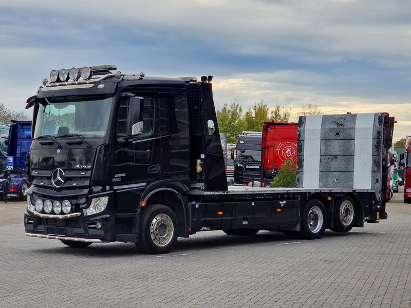 Mercedes-Benz Actros 2553 6x2 - Flabad hydraulic ramps/extension - Winch - Camera - Machine mover - Portavehículos camión: foto 4 Mercedes-Benz Actros 2553 6x2 - Flabad hydraulic ramps/extension - Winch - Camera - Machine mover - Portavehículos camión: foto 4