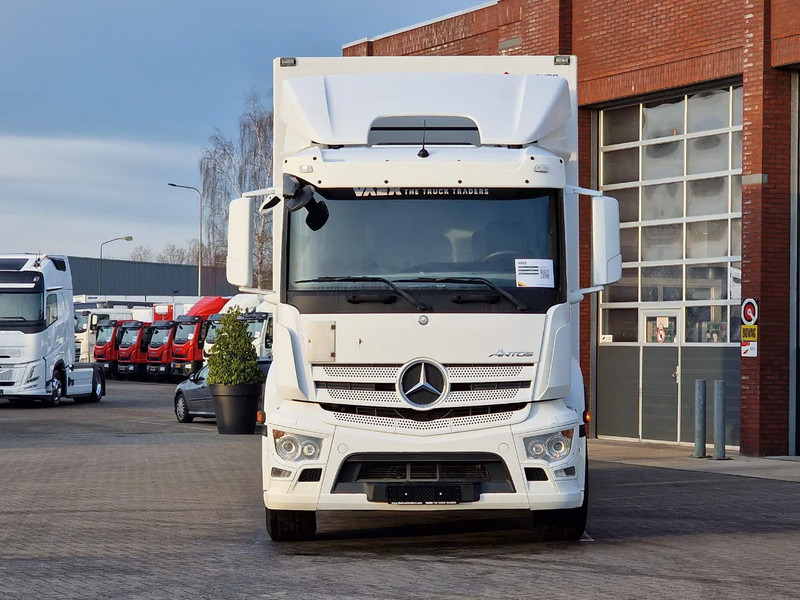 Mercedes-Benz Antos 1830 4x2 - Box with sidedoors - Zepro loadlift - Full air - 5.50 WB - Camera system - Camión caja cerrada: foto 2 Mercedes-Benz Antos 1830 4x2 - Box with sidedoors - Zepro loadlift - Full air - 5.50 WB - Camera system - Camión caja cerrada: foto 2